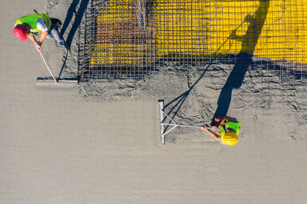 Best Best Concrete Contractor  in Caledonia, MS